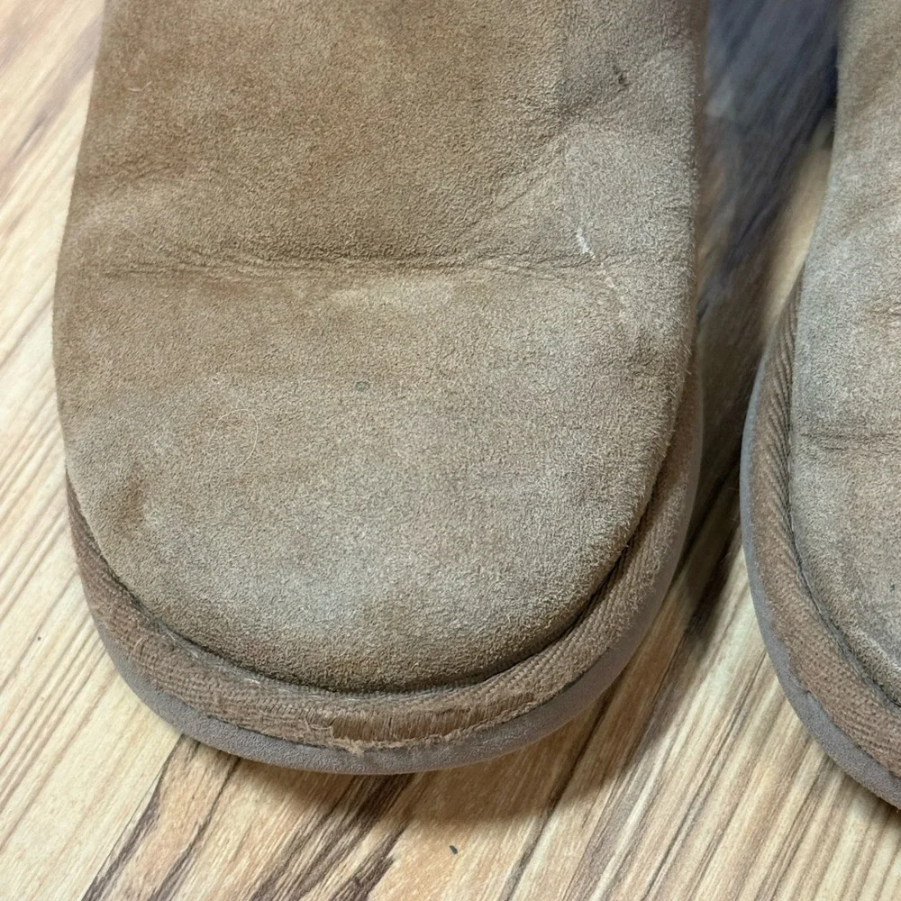 UGG Girl’s Boots with Bow, sz 4